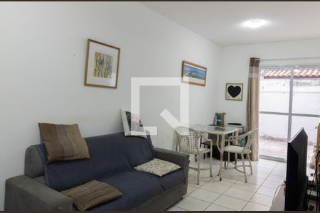 Casa de condomínio à venda com 86m², 3 quartos e 1 vaga Casa de condomínio à venda com 86m², 3 quartos e 1 vagaSala
