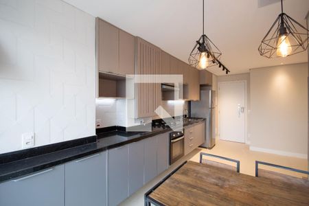 Sala e cozinha de apartamento à venda com 2 quartos, 50m² em Centro, Osasco