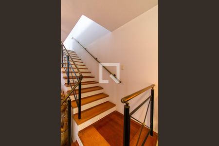 Escada de casa à venda com 4 quartos, 335m² em Planalto Paulista, São Paulo