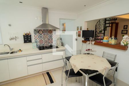 Apartamento à venda com 300m², 4 quartos e 3 vagasCozinha 