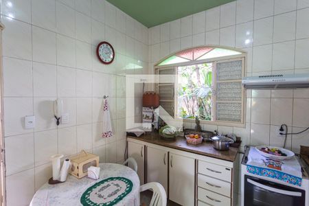 Casa à venda com 337m², 3 quartos e 3 vagasCozinha