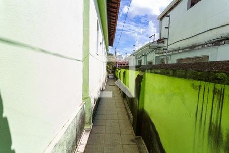 Casa à venda com 337m², 3 quartos e 3 vagasCorredor de Acesso Lateral