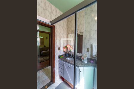 Casa à venda com 337m², 3 quartos e 3 vagasBanheiro Social