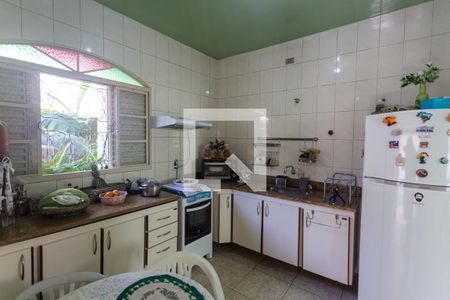 Casa à venda com 337m², 3 quartos e 3 vagasCozinha