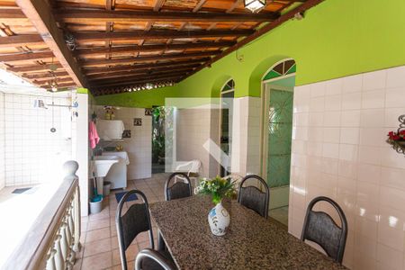 Casa à venda com 337m², 3 quartos e 3 vagasVaranda/Área de Serviço