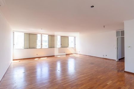Apartamento para alugar com 215m², 3 quartos e 2 vagas Apartamento para alugar com 215m², 3 quartos e 2 vagasSala