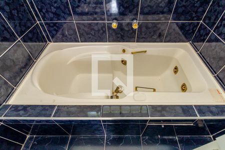 Apartamento para alugar com 215m², 3 quartos e 2 vagas Apartamento para alugar com 215m², 3 quartos e 2 vagasBanheiro 2