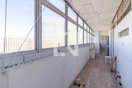 Apartamento para alugar com 215m², 3 quartos e 2 vagas Apartamento para alugar com 215m², 3 quartos e 2 vagasLavanderia
