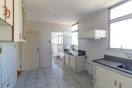 Apartamento para alugar com 215m², 3 quartos e 2 vagas Apartamento para alugar com 215m², 3 quartos e 2 vagasCozinha