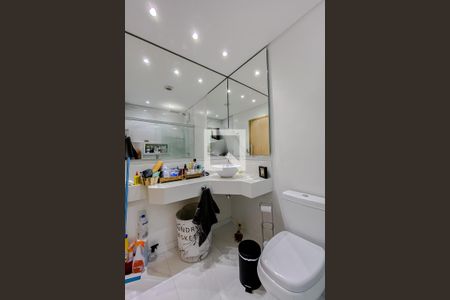 Casa à venda com 177m², 3 quartos e 3 vagasSuíte banheiro 