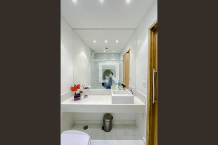 Casa à venda com 177m², 3 quartos e 3 vagasSuíte 2 banheiro 