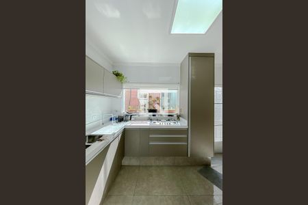 Casa à venda com 177m², 3 quartos e 3 vagasCozinha 