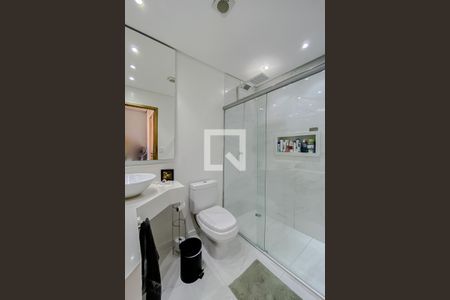 Casa à venda com 177m², 3 quartos e 3 vagasSuíte banheiro 