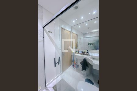 Casa à venda com 177m², 3 quartos e 3 vagasSuíte banheiro 