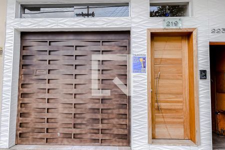 Casa à venda com 177m², 3 quartos e 3 vagasFachada 