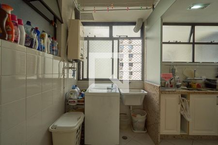 Apartamento à venda com 140m², 4 quartos e 2 vagas Apartamento à venda com 140m², 4 quartos e 2 vagasÁrea de Serviço