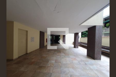 Apartamento à venda com 140m², 4 quartos e 2 vagas Apartamento à venda com 140m², 4 quartos e 2 vagasÁrea Comum - Playground