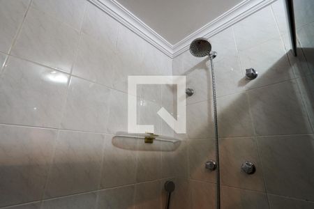 Apartamento à venda com 140m², 4 quartos e 2 vagas Apartamento à venda com 140m², 4 quartos e 2 vagasBanheiro Suite