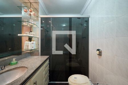 Apartamento à venda com 140m², 4 quartos e 2 vagas Apartamento à venda com 140m², 4 quartos e 2 vagasBanheiro Suite