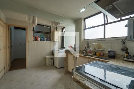 Apartamento à venda com 140m², 4 quartos e 2 vagas Apartamento à venda com 140m², 4 quartos e 2 vagasCozinha