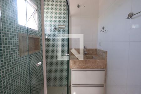 Banheiro da Suíte 1 de casa para alugar com 2 quartos, 112m² em Chácara Mafalda, São Paulo