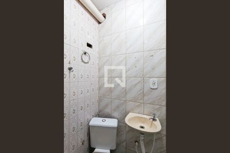 Casa para alugar com 80m², 2 quartos e 2 vagas Casa para alugar com 80m², 2 quartos e 2 vagasBanheiro