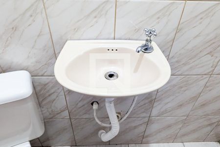 Casa para alugar com 80m², 2 quartos e 2 vagas Casa para alugar com 80m², 2 quartos e 2 vagasBanheiro