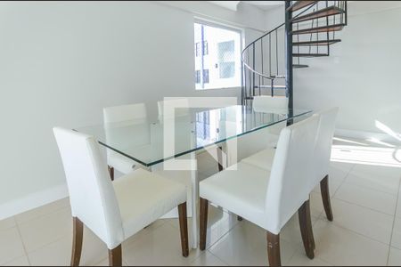 Apartamento para alugar com 160m², 3 quartos e 2 vagas Apartamento para alugar com 160m², 3 quartos e 2 vagasDetalhe Sala