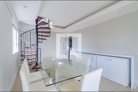 Apartamento para alugar com 160m², 3 quartos e 2 vagas Apartamento para alugar com 160m², 3 quartos e 2 vagasSala