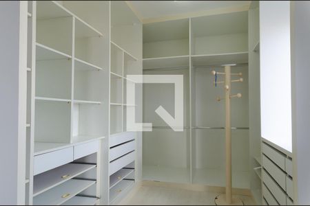 Apartamento para alugar com 160m², 3 quartos e 2 vagas Apartamento para alugar com 160m², 3 quartos e 2 vagasCloset do quarto 1