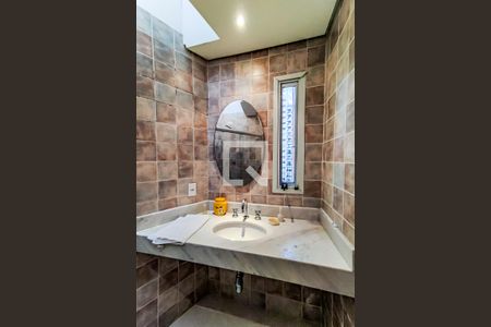 Apartamento à venda com 280m², 3 quartos e 4 vagasBanheiro Suíte 3