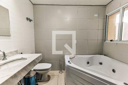 Apartamento à venda com 280m², 3 quartos e 4 vagasBanheiro Suíte 1