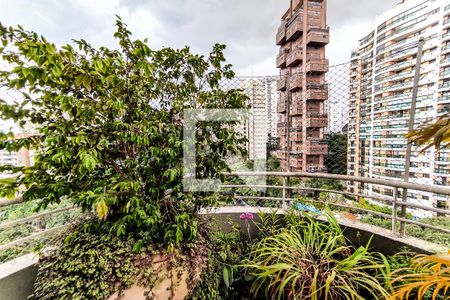Apartamento à venda com 280m², 3 quartos e 4 vagasVaranda 2