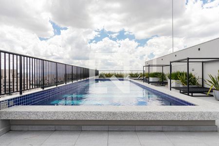 Studio para alugar com 28m², 0 quarto e sem vaga Studio para alugar com 28m², 0 quarto e sem vagaÁrea comum (Rooftop) - Piscina