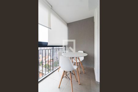 Studio para alugar com 28m², 0 quarto e sem vaga Studio para alugar com 28m², 0 quarto e sem vagaVaranda
