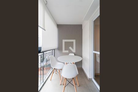 Studio para alugar com 28m², 0 quarto e sem vaga Studio para alugar com 28m², 0 quarto e sem vagaVaranda