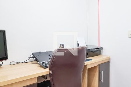 Casa para alugar com 221m², 4 quartos e 2 vagasEscritório