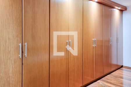 Casa para alugar com 221m², 4 quartos e 2 vagasQuarto 4