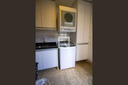 Casa de condomínio à venda com 210m², 4 quartos e 4 vagasÁrea de Serviço