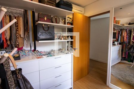 Casa de condomínio à venda com 210m², 4 quartos e 4 vagasQuarto 2