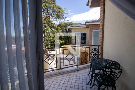 Casa de condomínio à venda com 210m², 4 quartos e 4 vagasVaranda do Quarto 1