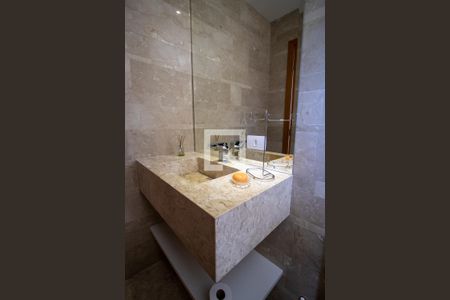 Casa de condomínio à venda com 210m², 4 quartos e 4 vagasBanheiro do Quarto 2