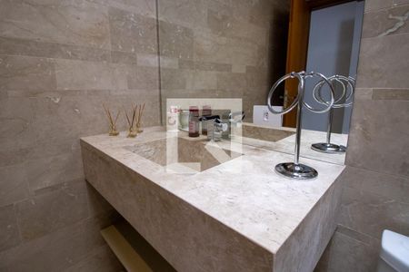 Casa de condomínio à venda com 210m², 4 quartos e 4 vagasBanheiro do Quarto 4