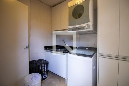 Casa de condomínio à venda com 210m², 4 quartos e 4 vagasÁrea de Serviço