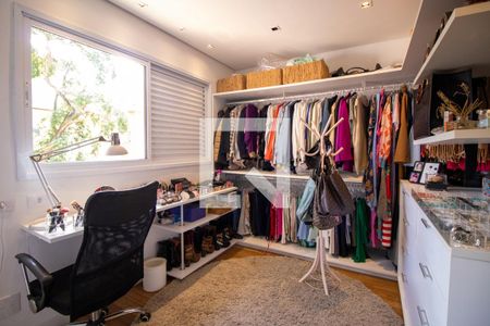 Casa de condomínio à venda com 210m², 4 quartos e 4 vagasQuarto 2