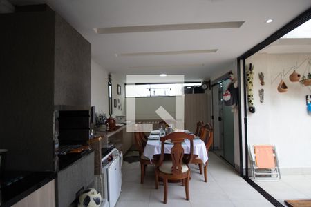 Casa de condomínio à venda com 145m², 3 quartos e 2 vagas Casa de condomínio à venda com 145m², 3 quartos e 2 vagasÁrea Gourmet