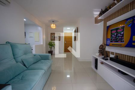 Sala de casa de condomínio para alugar com 3 quartos, 145m² em Recreio dos Bandeirantes, Rio de Janeiro
