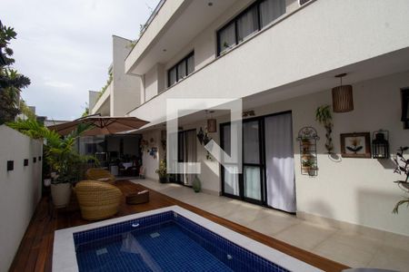 Casa de condomínio à venda com 145m², 3 quartos e 2 vagas Casa de condomínio à venda com 145m², 3 quartos e 2 vagasÁrea Gourmet