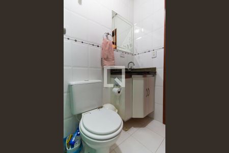 Casa à venda com 180m², 3 quartos e 5 vagas Casa à venda com 180m², 3 quartos e 5 vagasBanheiro