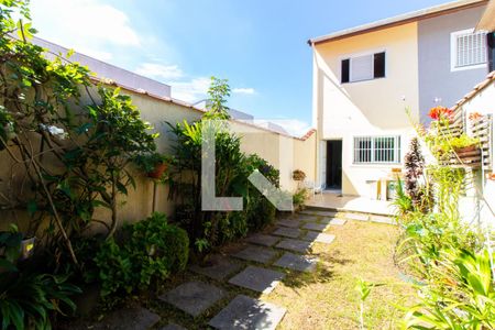 Casa à venda com 180m², 3 quartos e 5 vagas Casa à venda com 180m², 3 quartos e 5 vagasQuintal